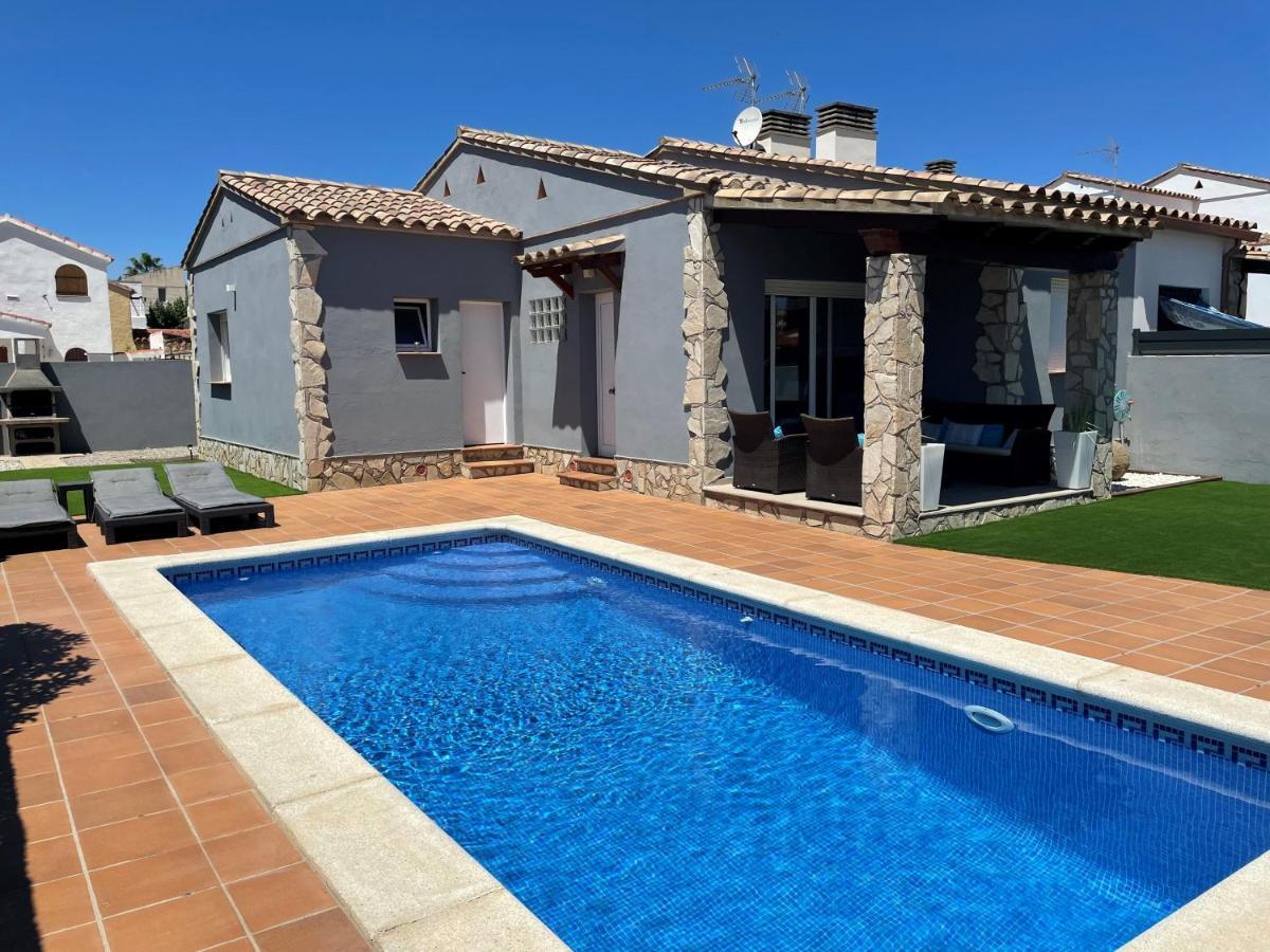Casa En L Escala Con Piscina Y Wifi Free Villa L' Escala Exterior foto