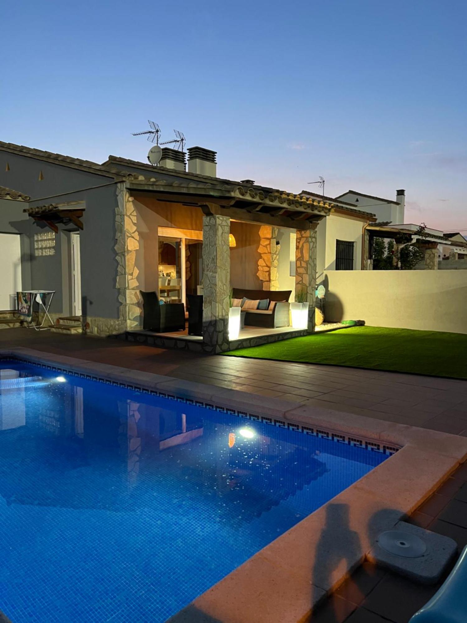 Casa En L Escala Con Piscina Y Wifi Free Villa L' Escala Exterior foto